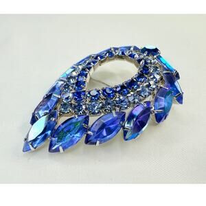 Vintage 1964 Sarah Coventry Blue Lagoon Brooch by D&E Juliana Book Piece